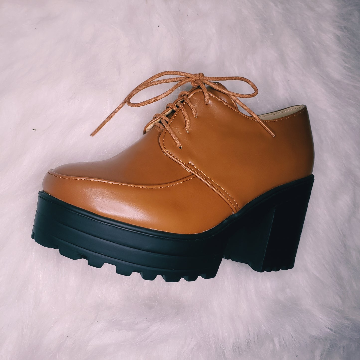 Brown chunky oxford retro 70s heels