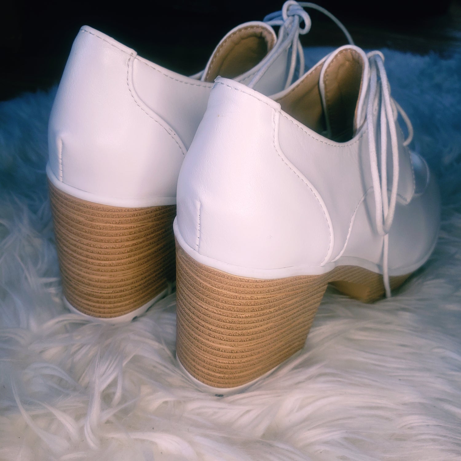 White retro 70's disco shoes, platform chunky oxford heels.